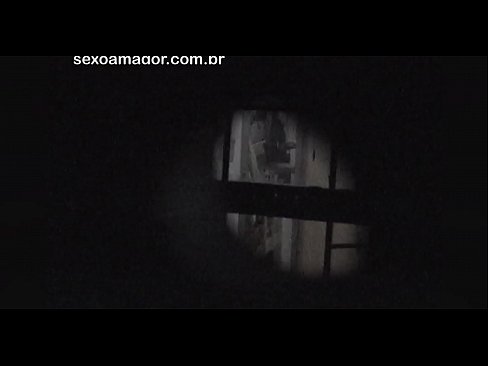 ❤️ Lourinho é secretamente filmado por um voyeur de bairro escondido atrás de tijolos ocos Porno vídeo em pt-br.goodseller.top ❌❤